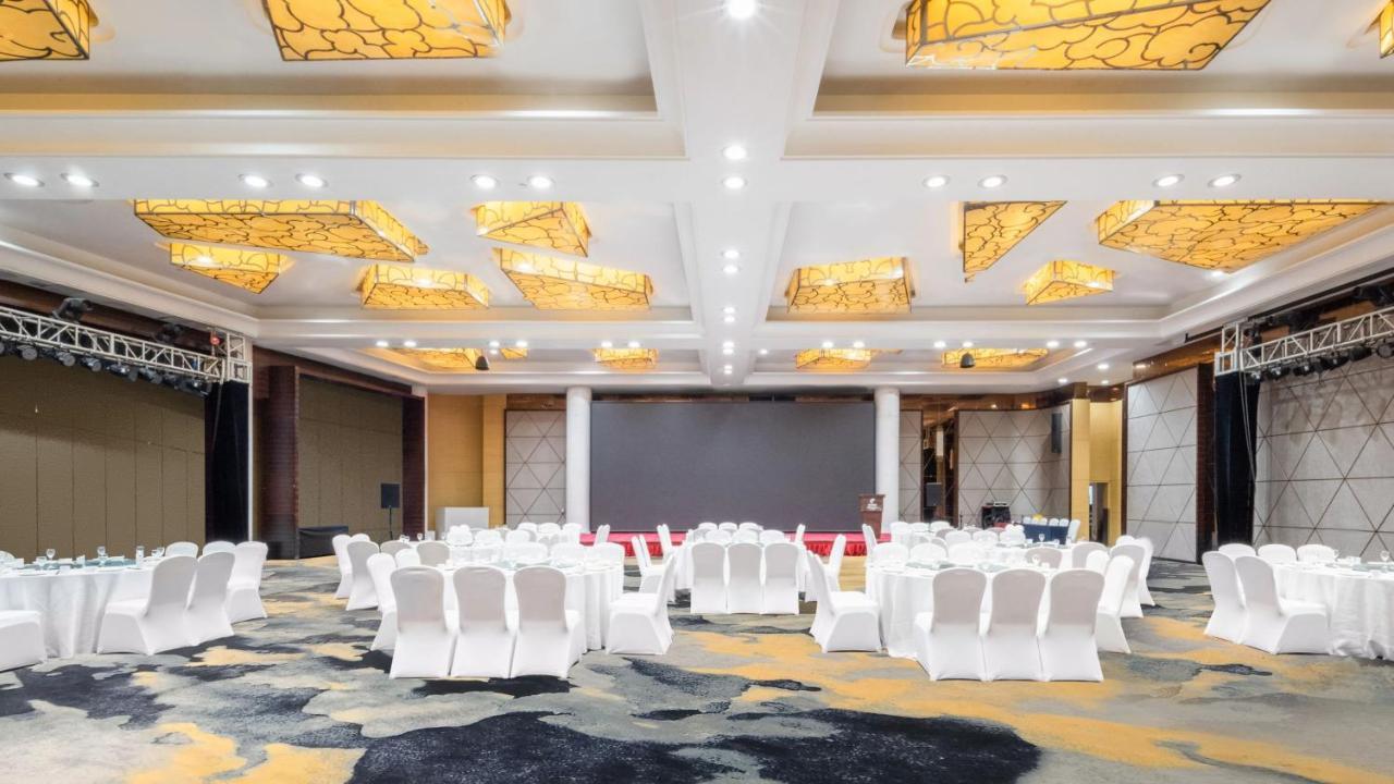 Holiday Inn Shijiazhuang Central By Ihg Екстериор снимка