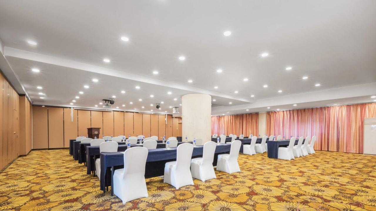 Holiday Inn Shijiazhuang Central By Ihg Екстериор снимка
